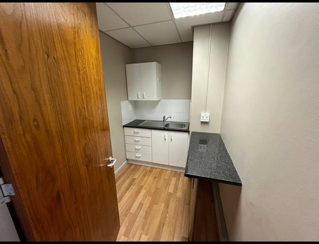 201M² OFFICE TO LET IN CENTURY CITY